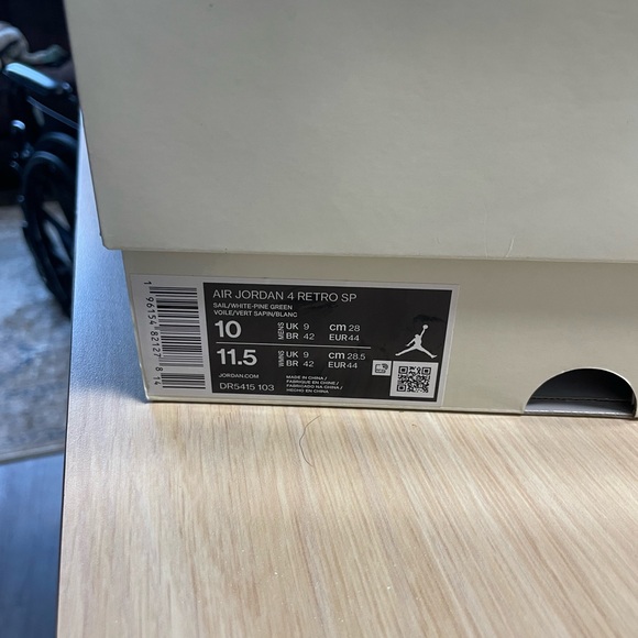 Nike SB x Air Jordan 4 Pine Green 🔥 (rare find) - Picture 8 of 10